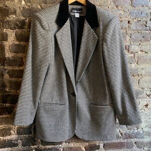 Sag Harbor Black and White Houndstooth Blazer